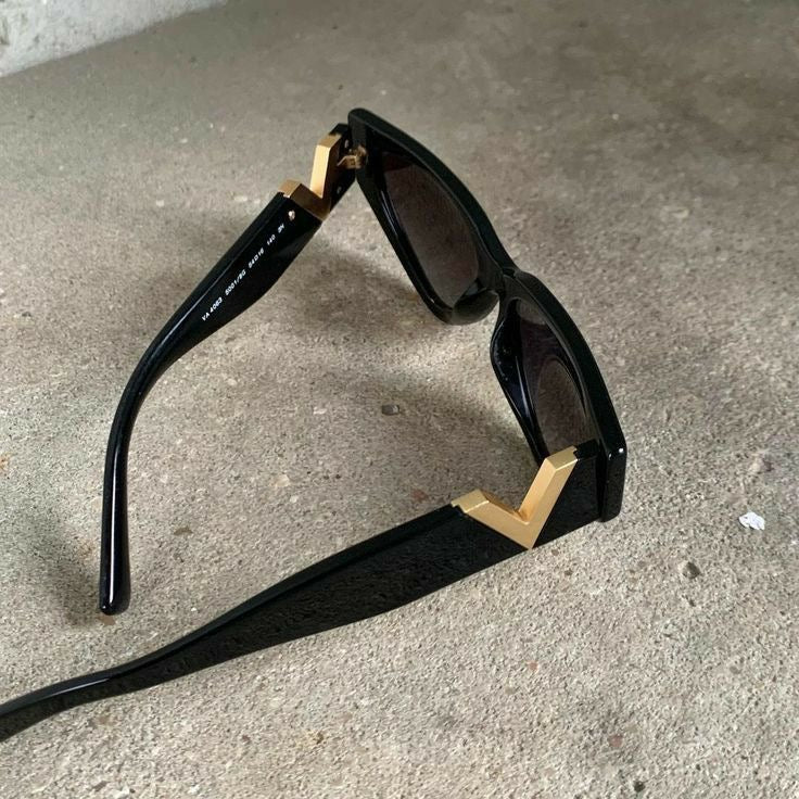 Valentino frames
