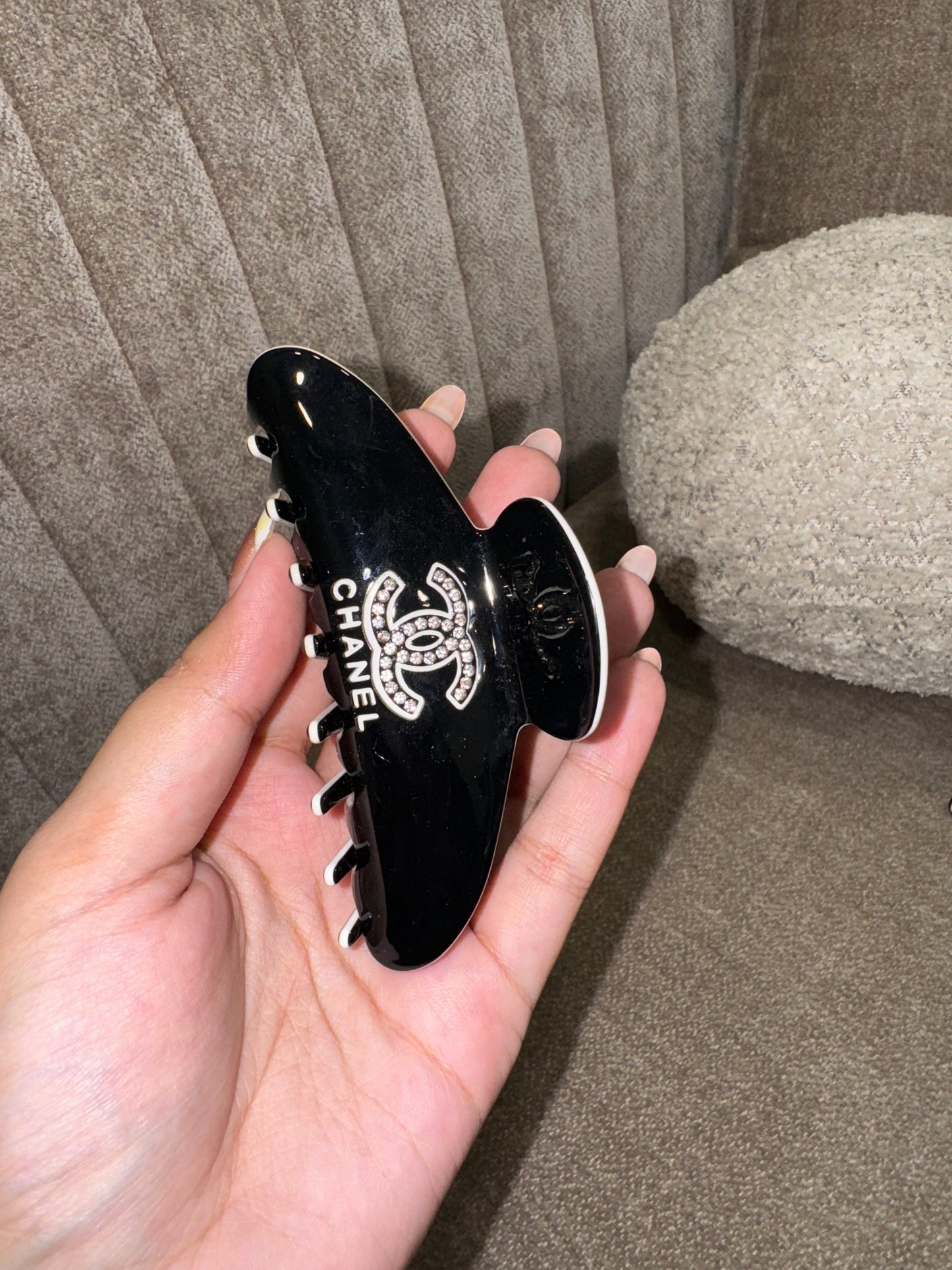 Chanel rinestone claw