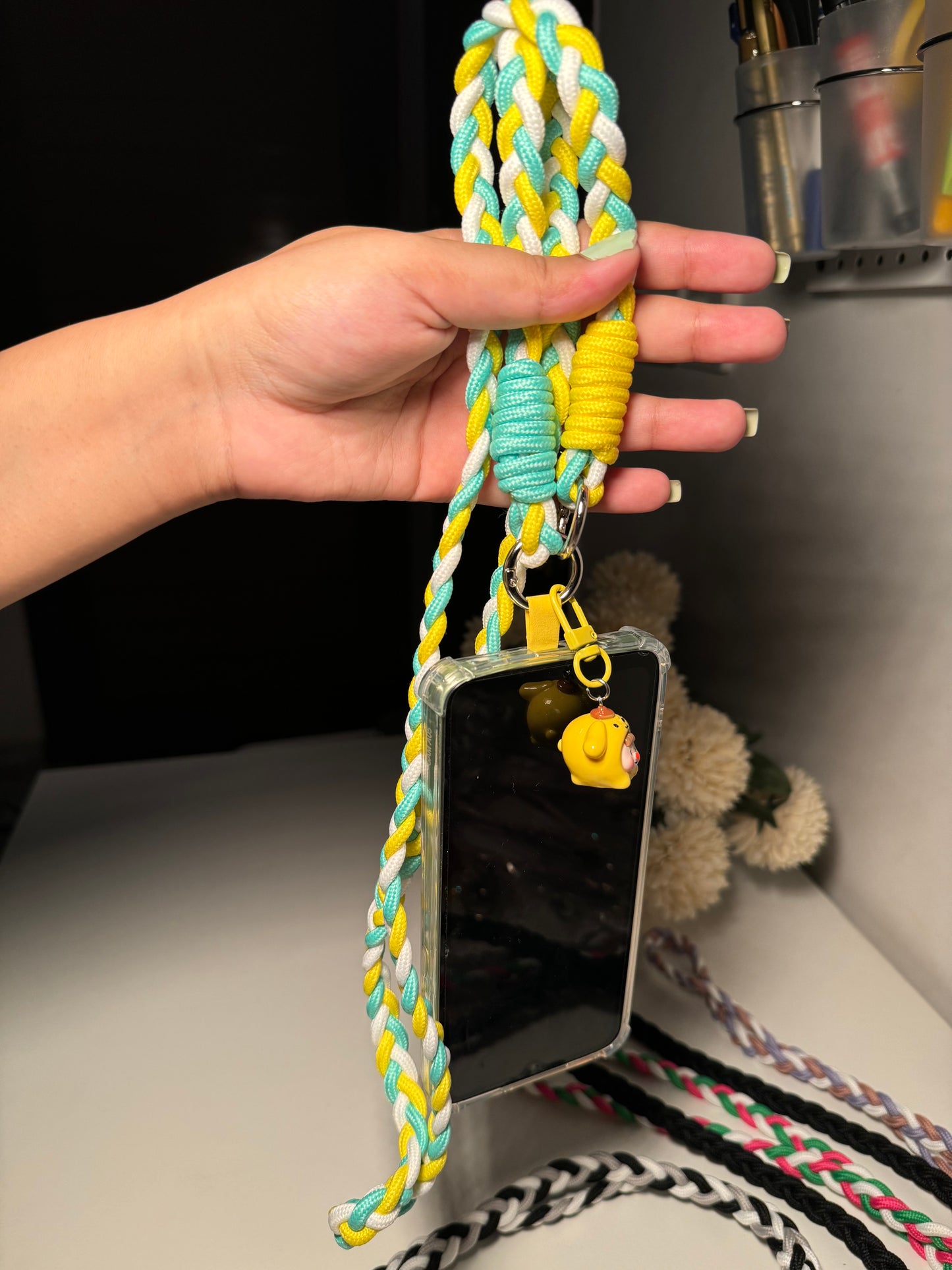 Crossbody phone lanyard