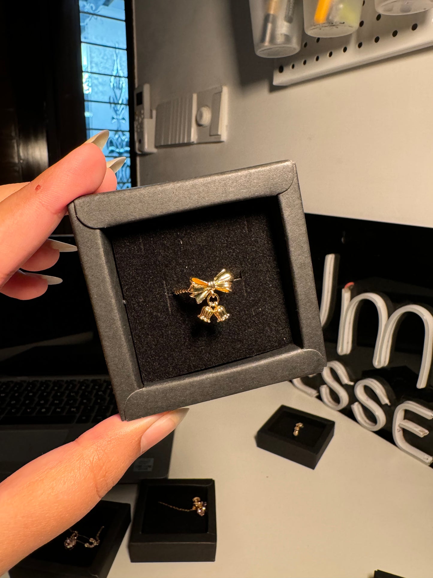 Romantic bow ring