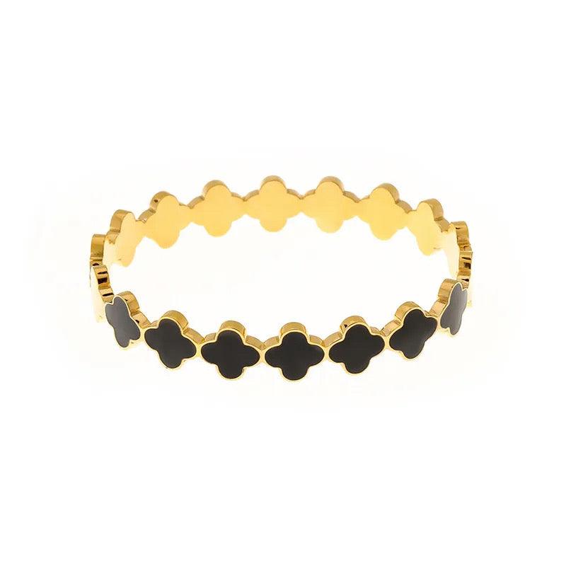 Leaf clover cuff