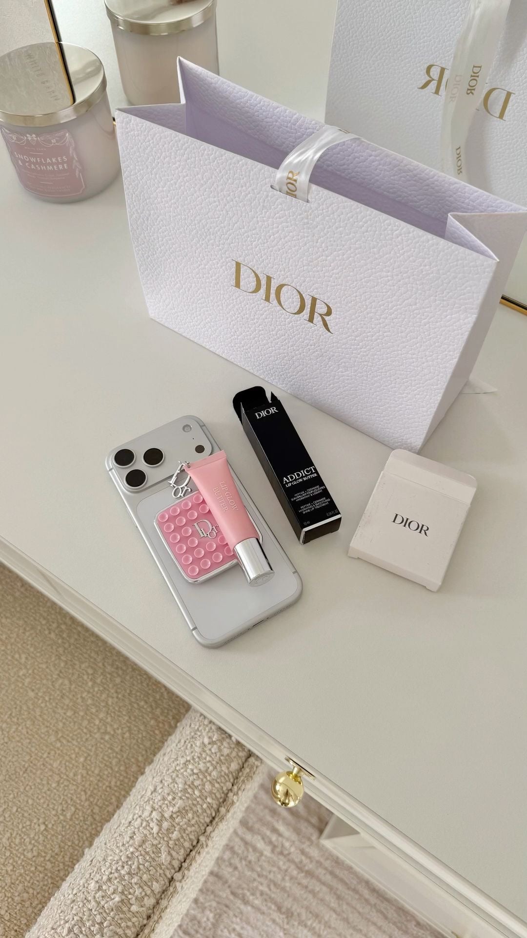 Dior phone grippy