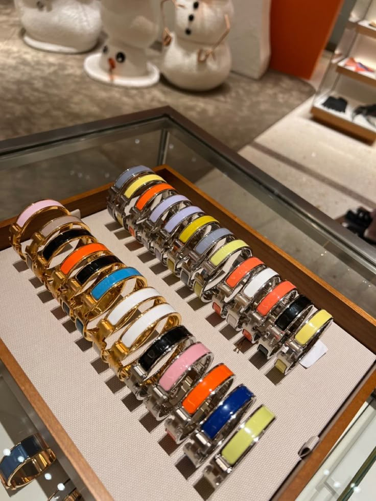 Hermes cuff