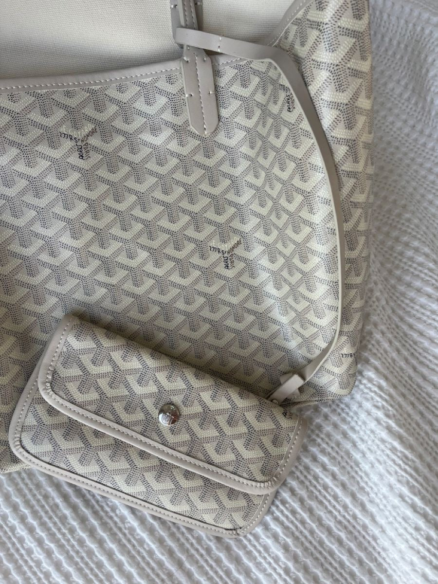 Goyard Medium tote beige