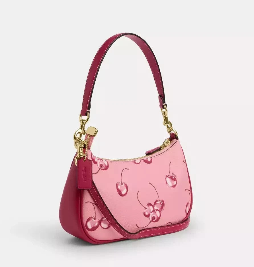 Coach Teri Shoulder Bag 🍒