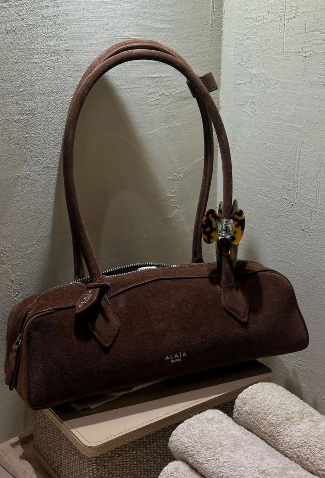 ALAÏA
Le Teckel dark brown