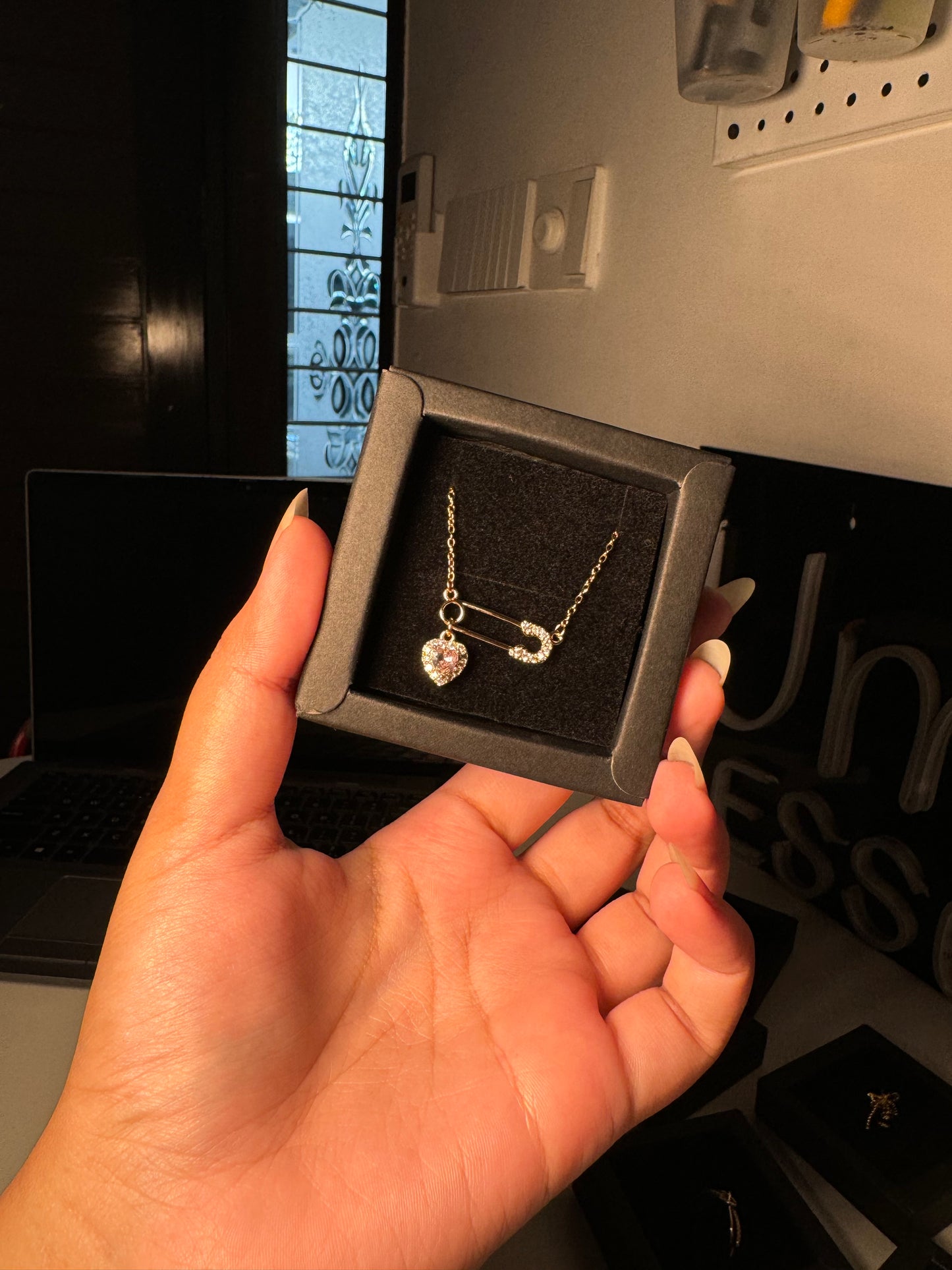 Minimal heart necklace