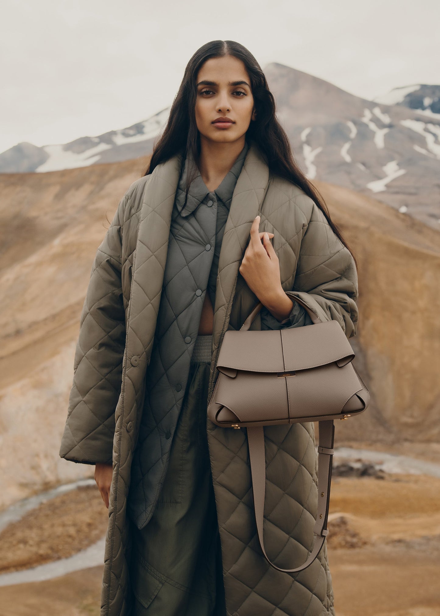 Mokki
EDITION TEXTURED TAUPE