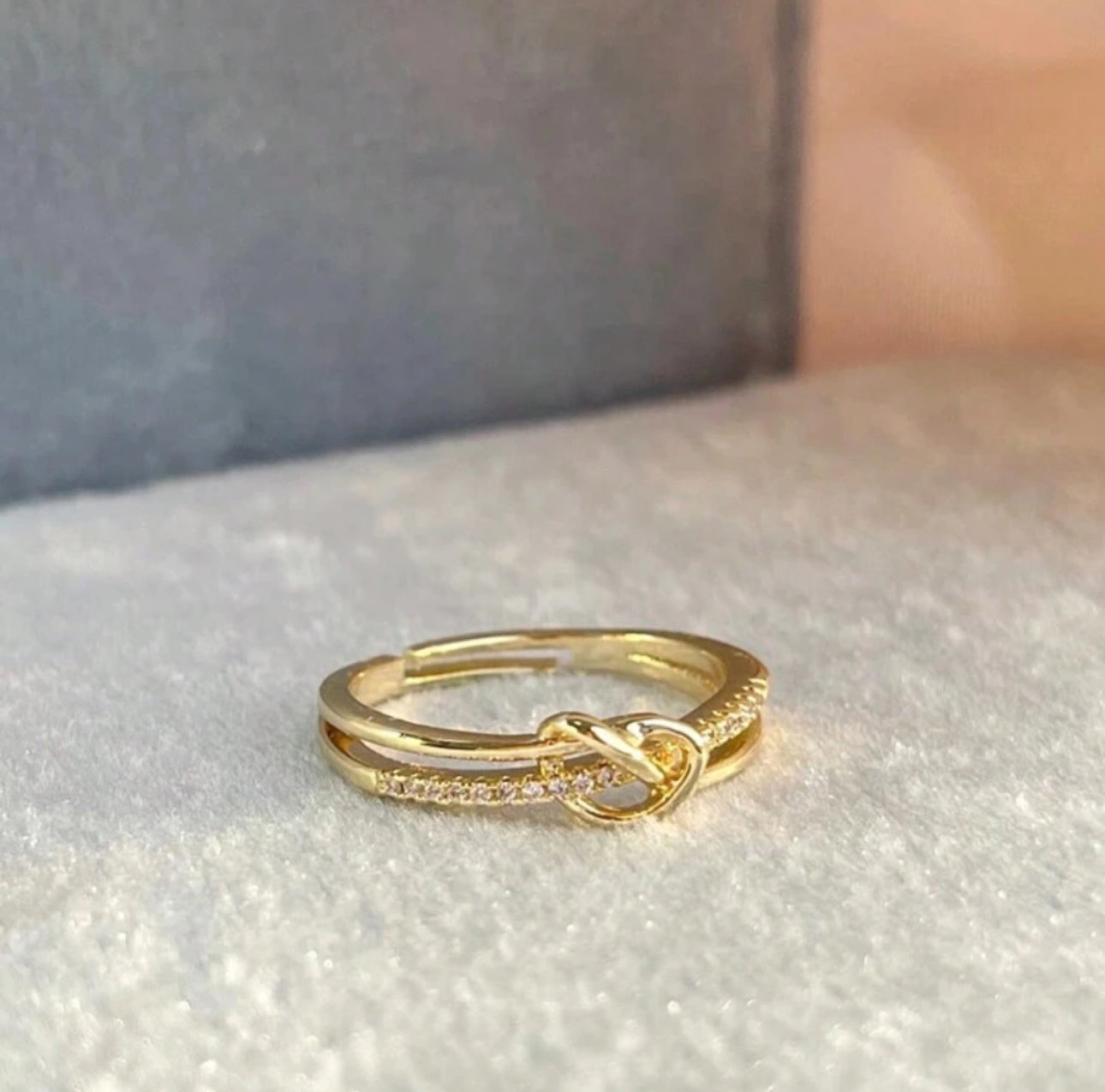 Knotted ring