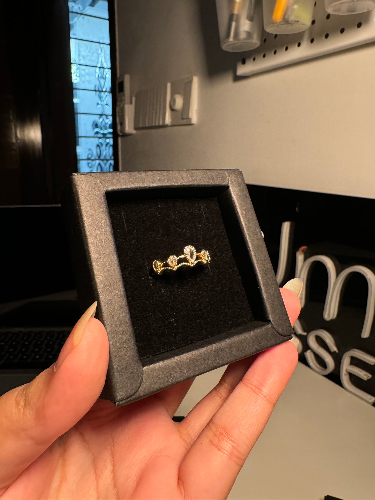 Crown ring