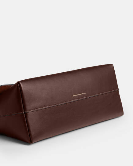 Natural Grain Leather Chelsea Shoulder Bag 30 Maple