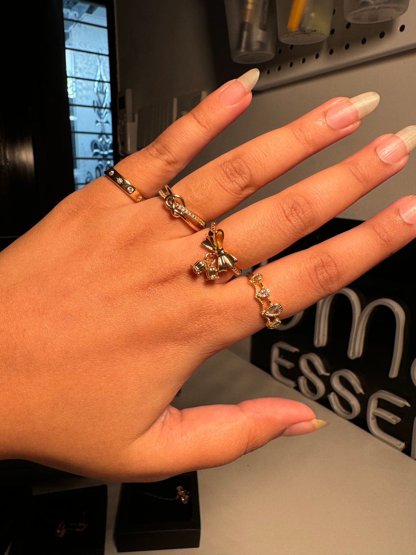 Knotted ring