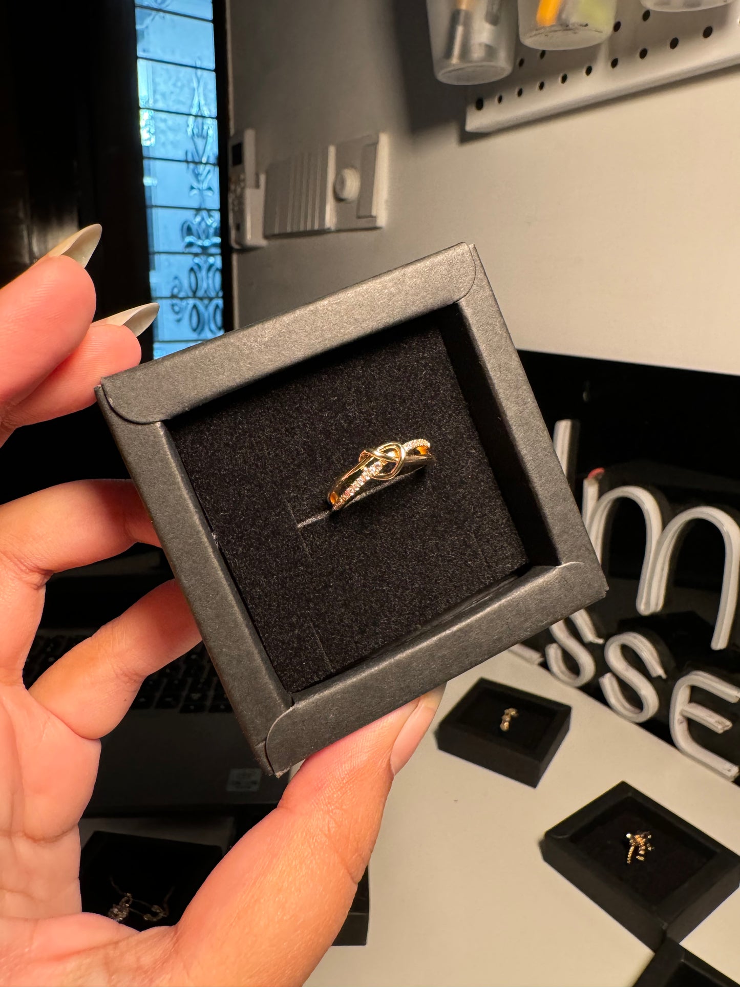 Knotted ring