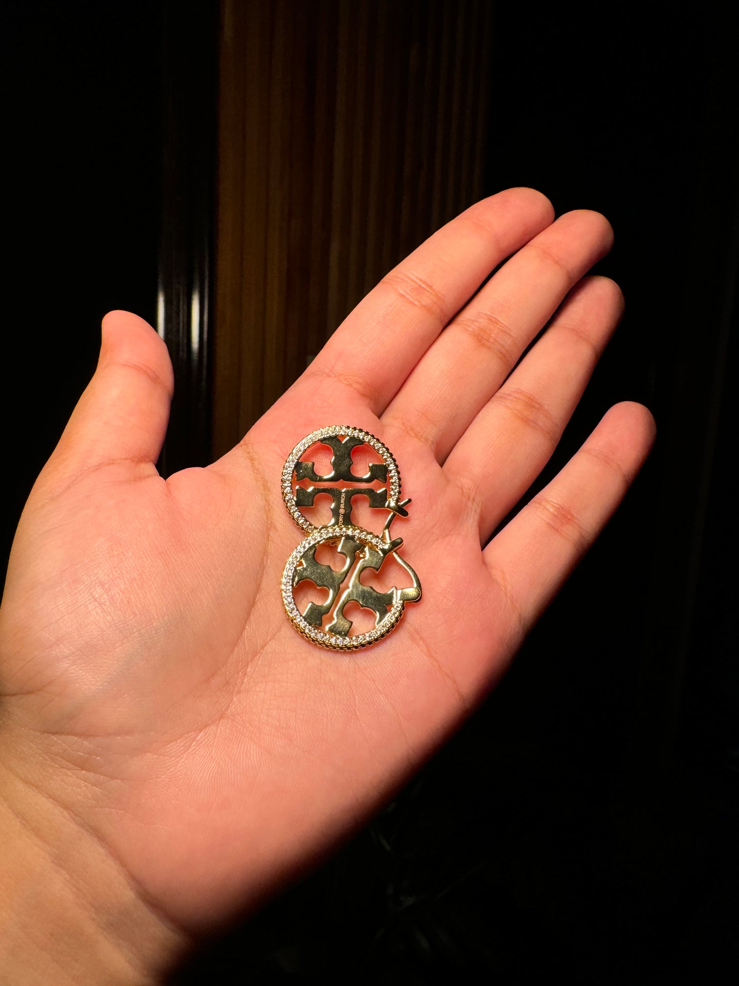 Tory Burch MILLER PAVÉ HOOP EARRING