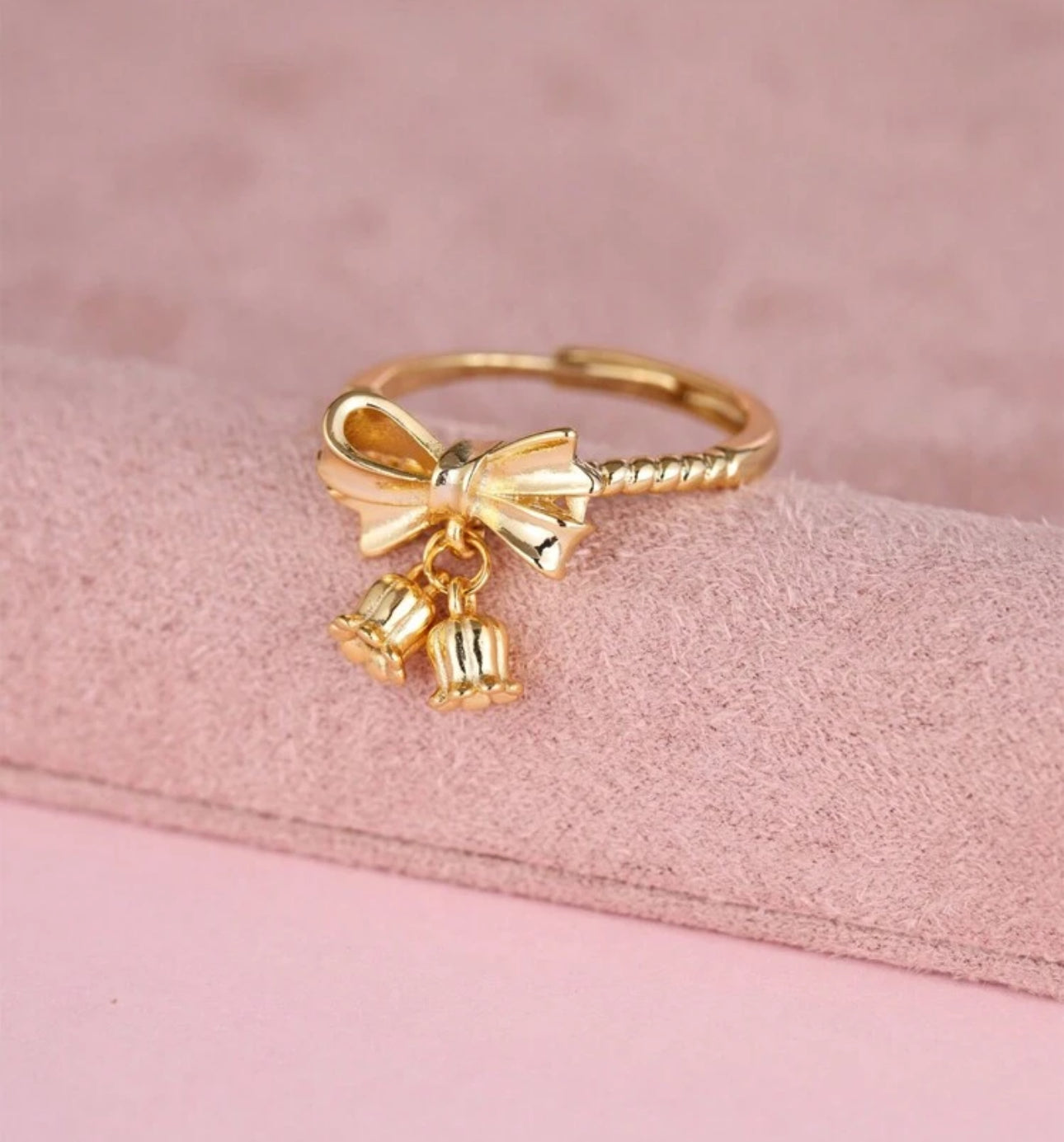 Romantic bow ring