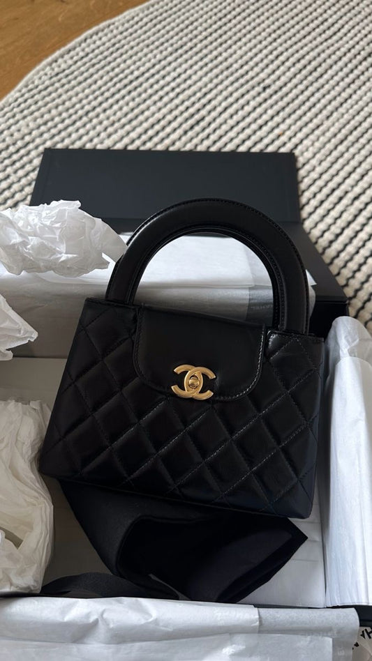 CHANEL
Small Kelly Black