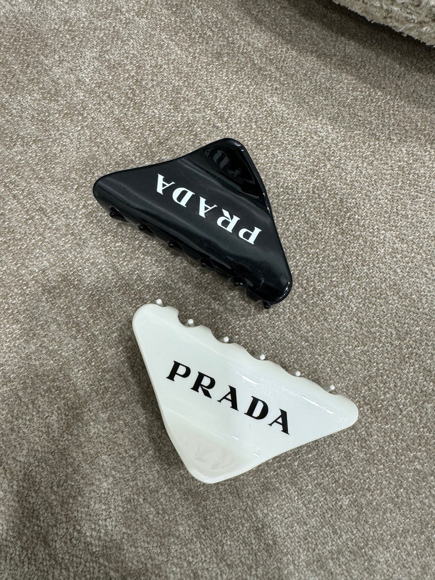 Prada claw