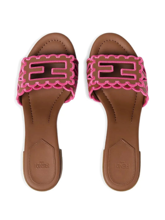 Scalloped sandals pink