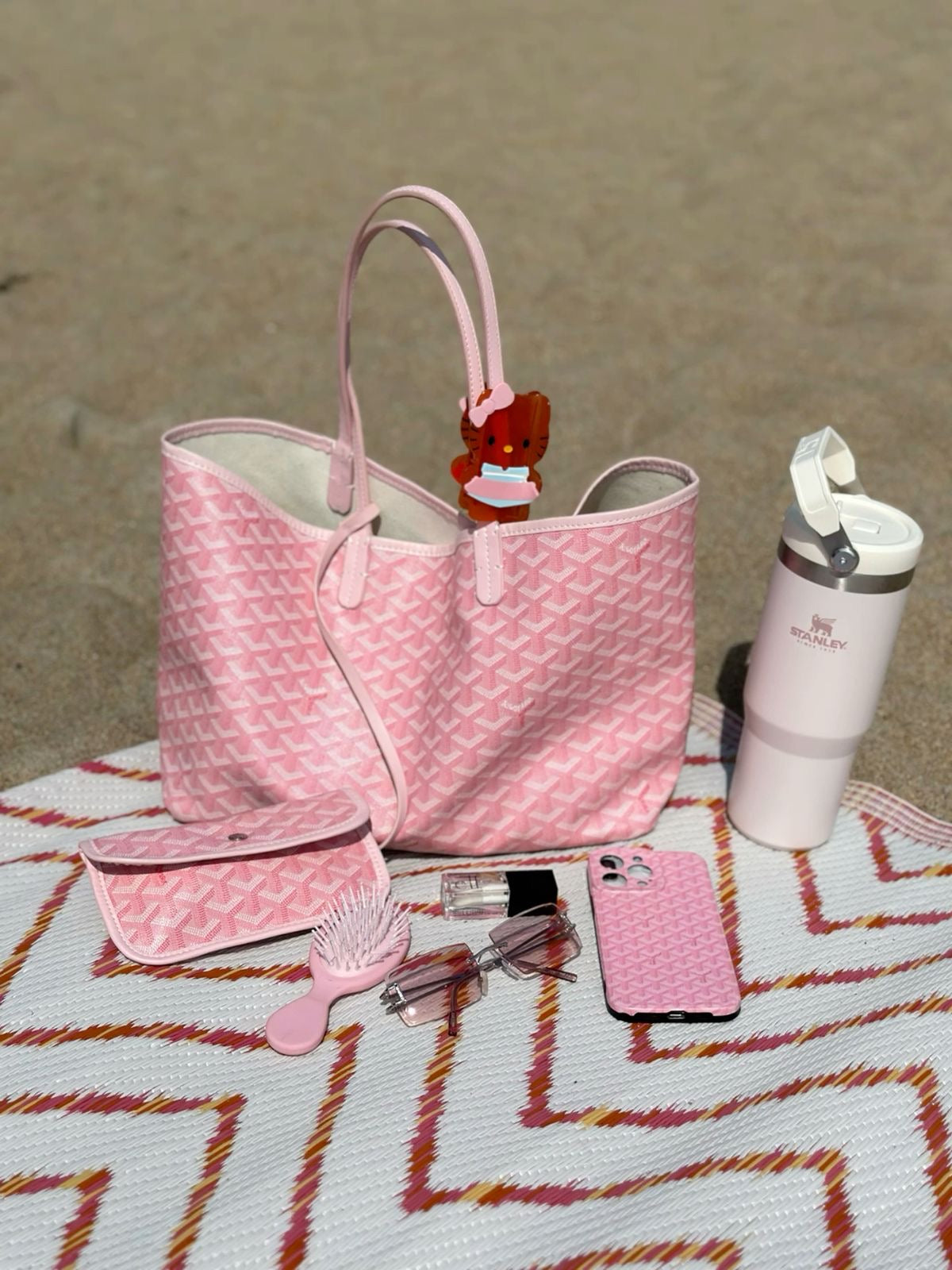 Goyard Medium tote Pink