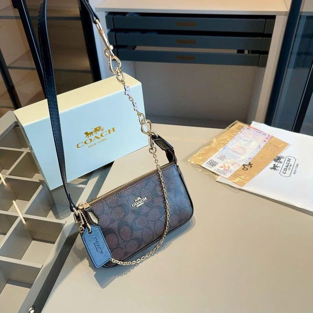 Nolita 19 In Signature Canvas