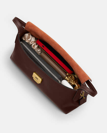 Natural Grain Leather Chelsea Shoulder Bag 30 Maple