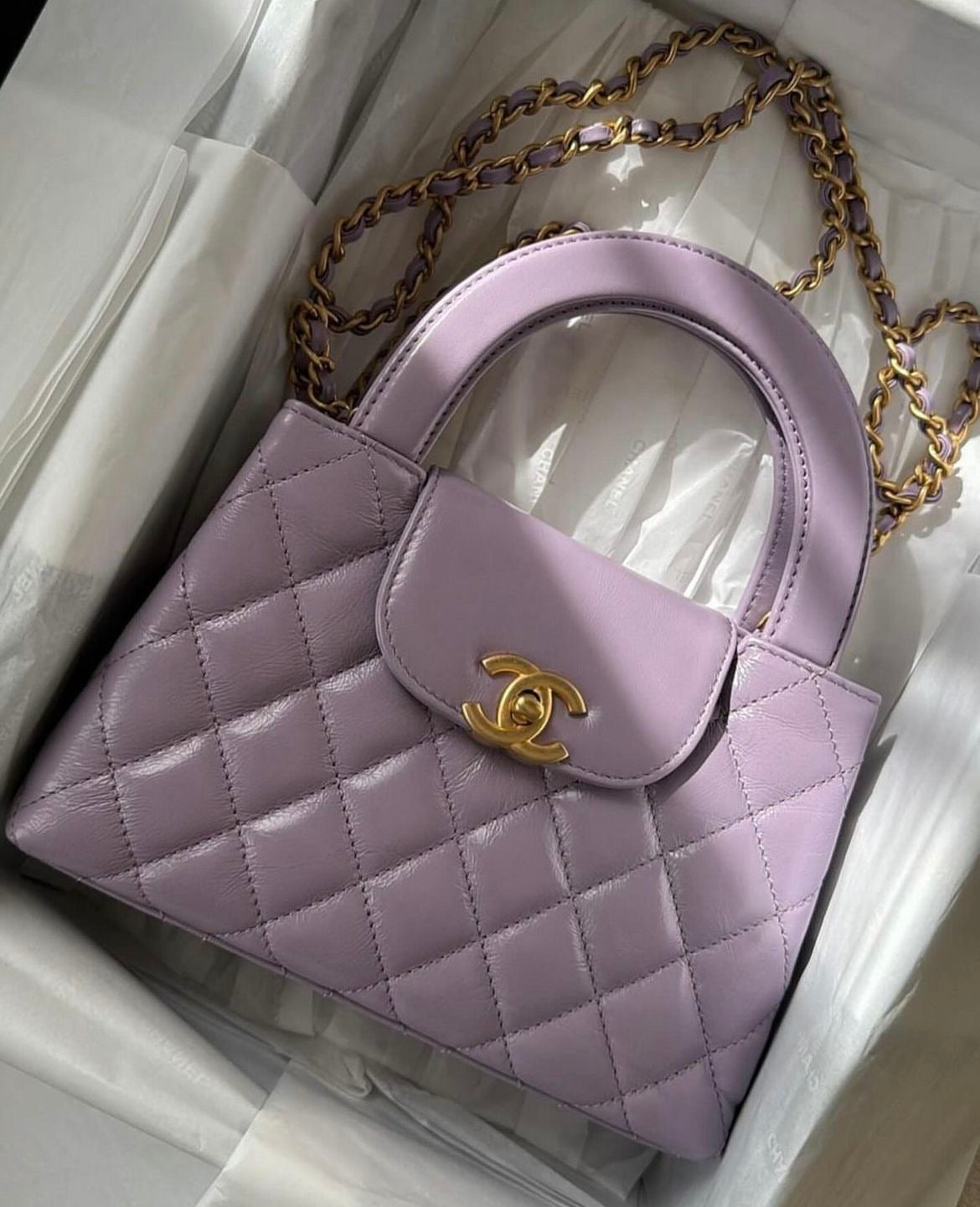 CHANEL
Small Kelly lavender