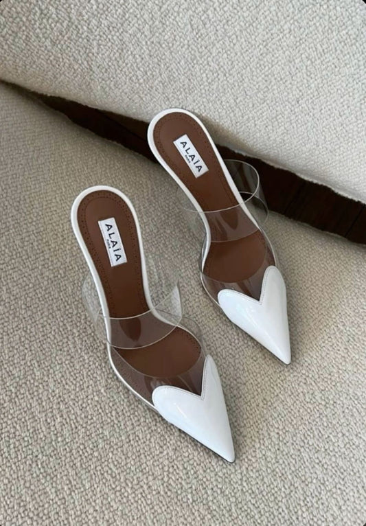 ALAiA  LE CŒUR MULES IN PATENT LEATHER 🤍