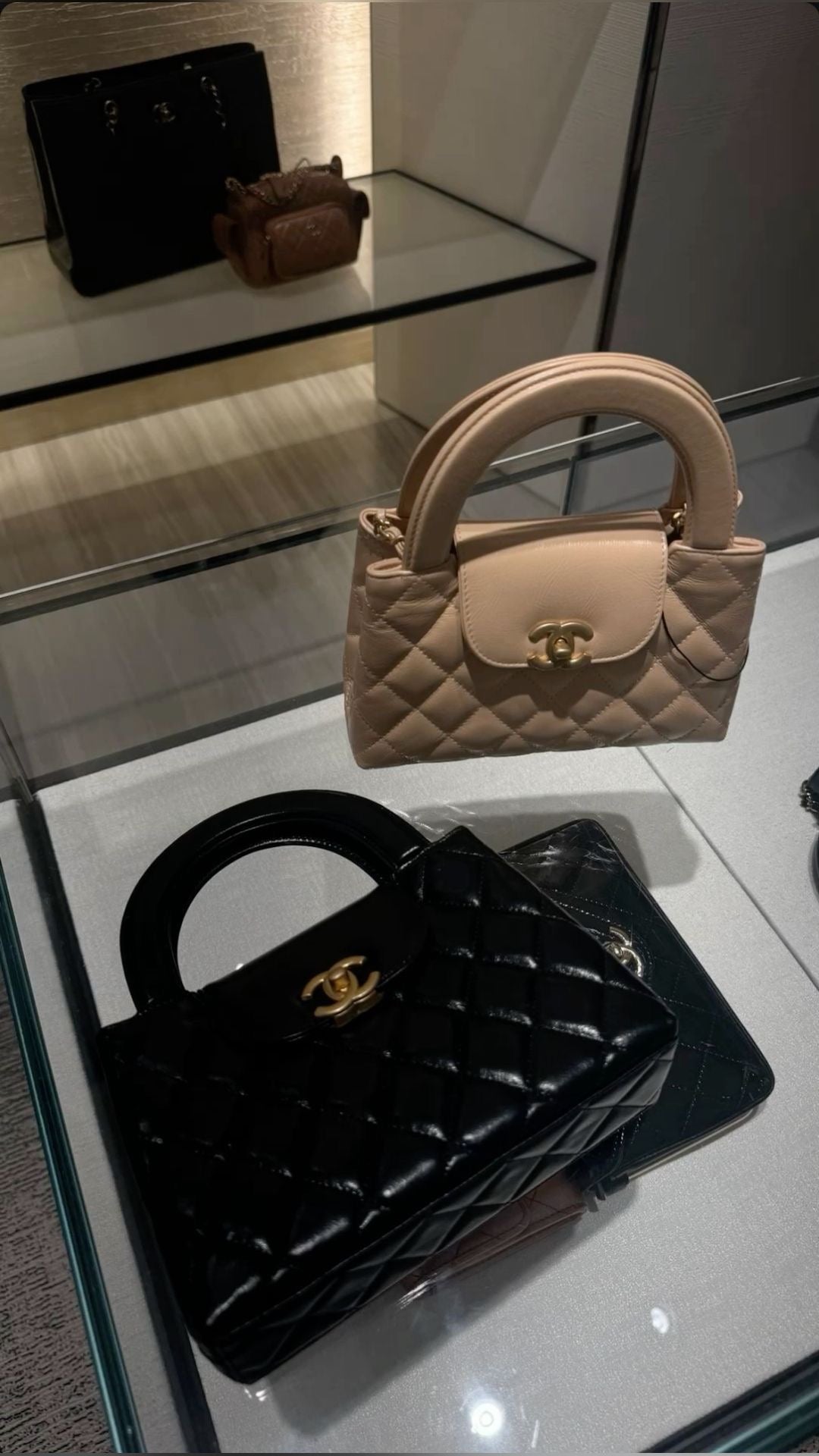 CHANEL
Small Kelly Black