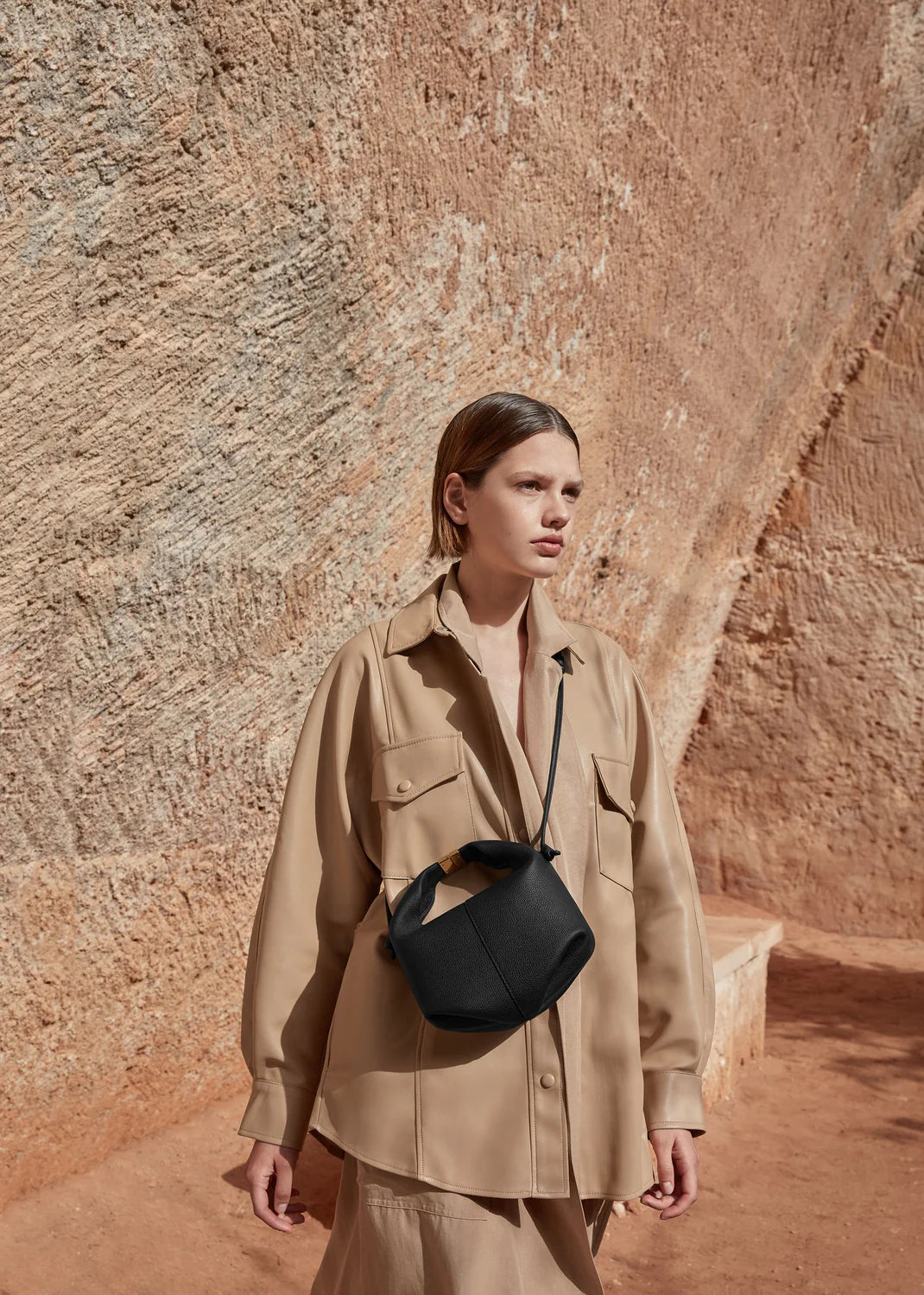 Béri
EDITION TEXTURED BLACK