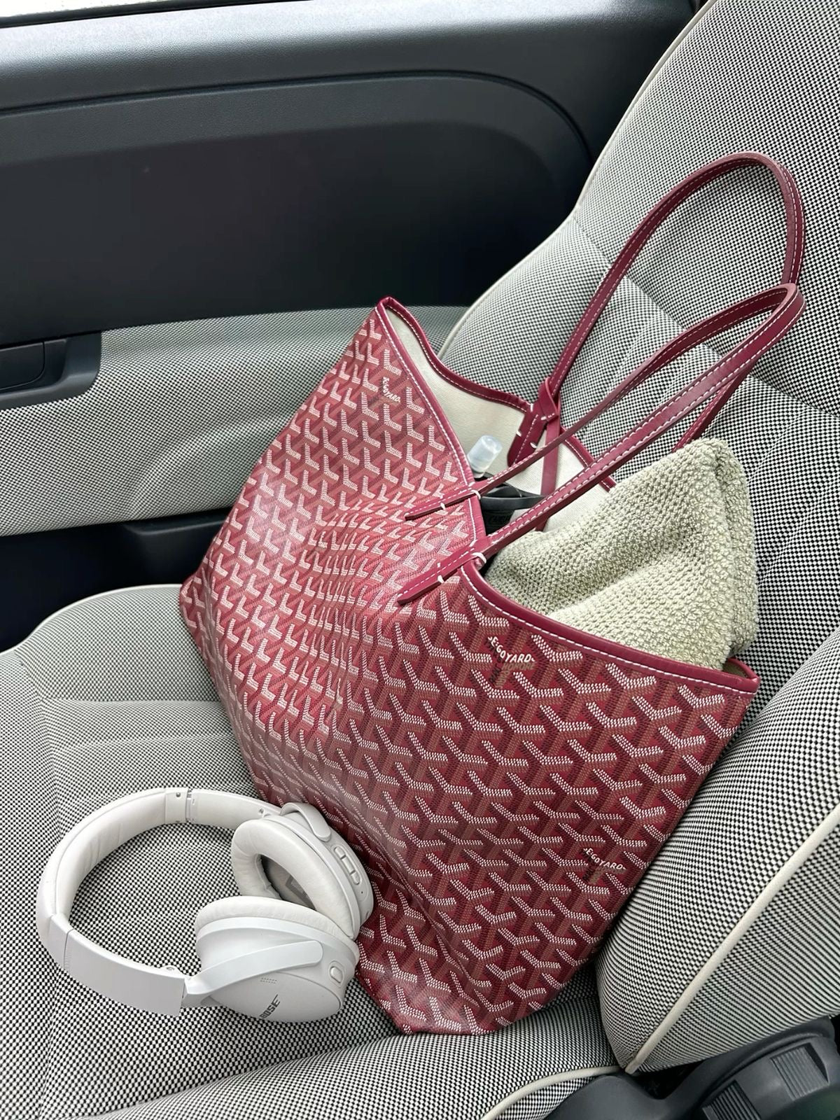 Goyard Medium tote Maroon