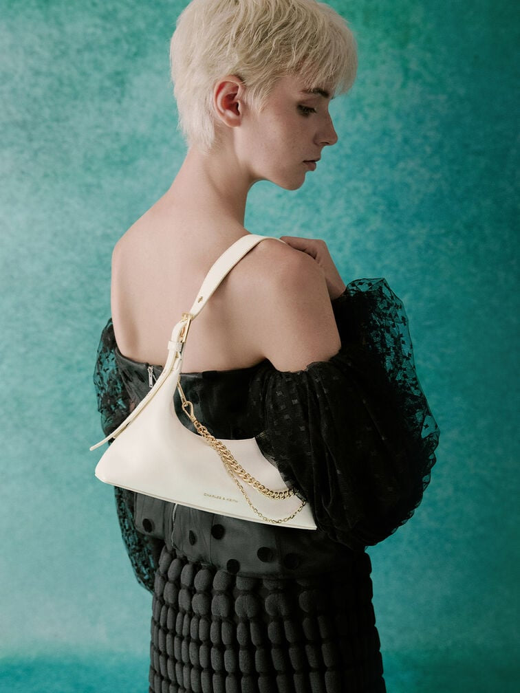 Atwood Chain Shoulder Bag - Cream