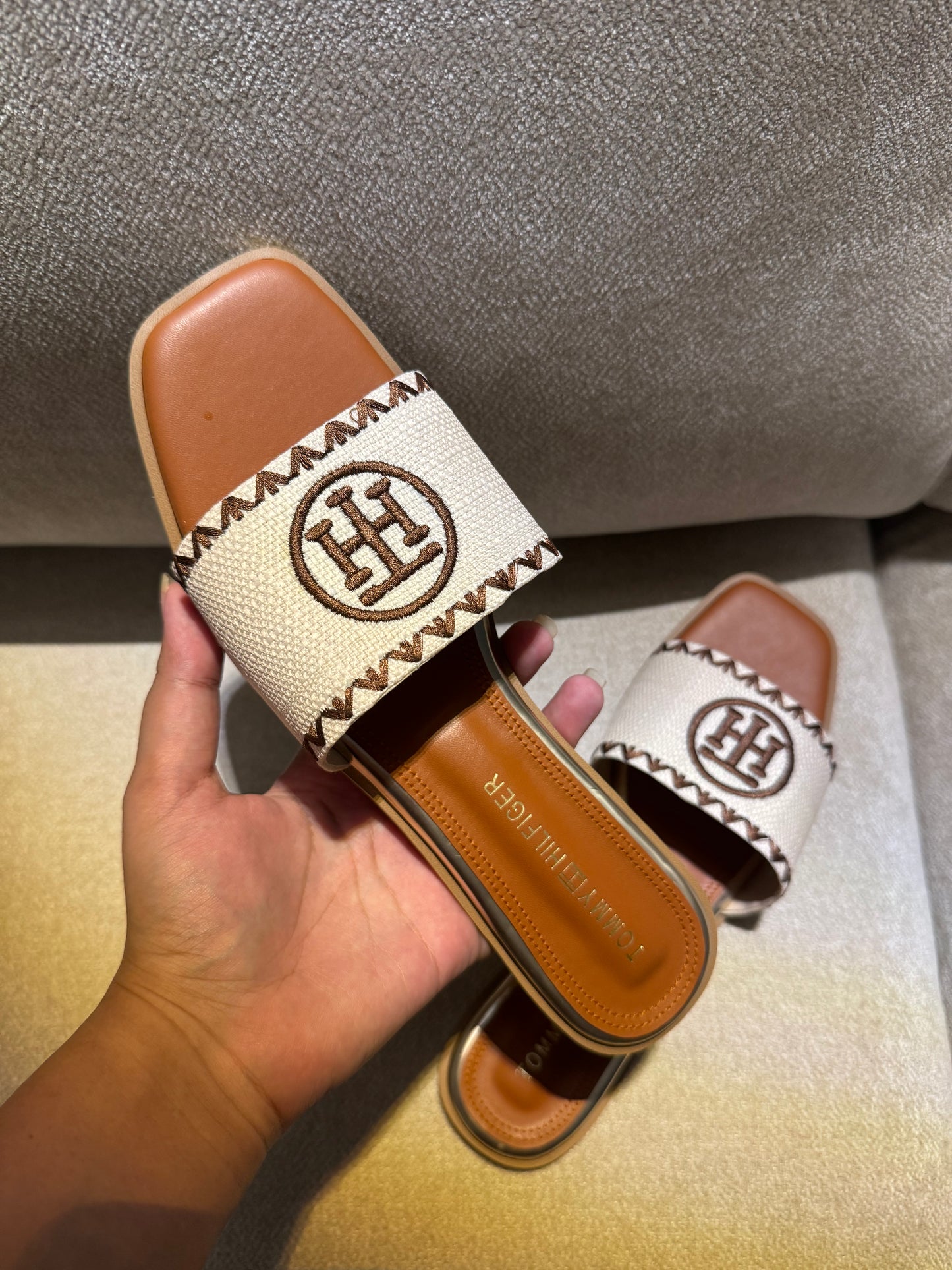 Tommy Hilfiger slides nude