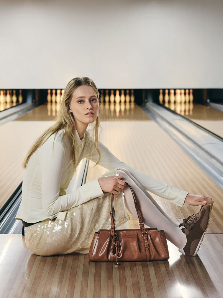 Britton Elongated Shoulder Bag - brown