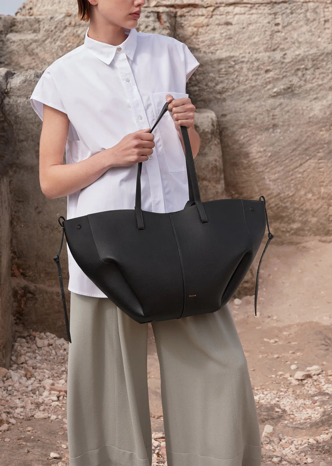 Cyme
EDITION TEXTURED BLACK