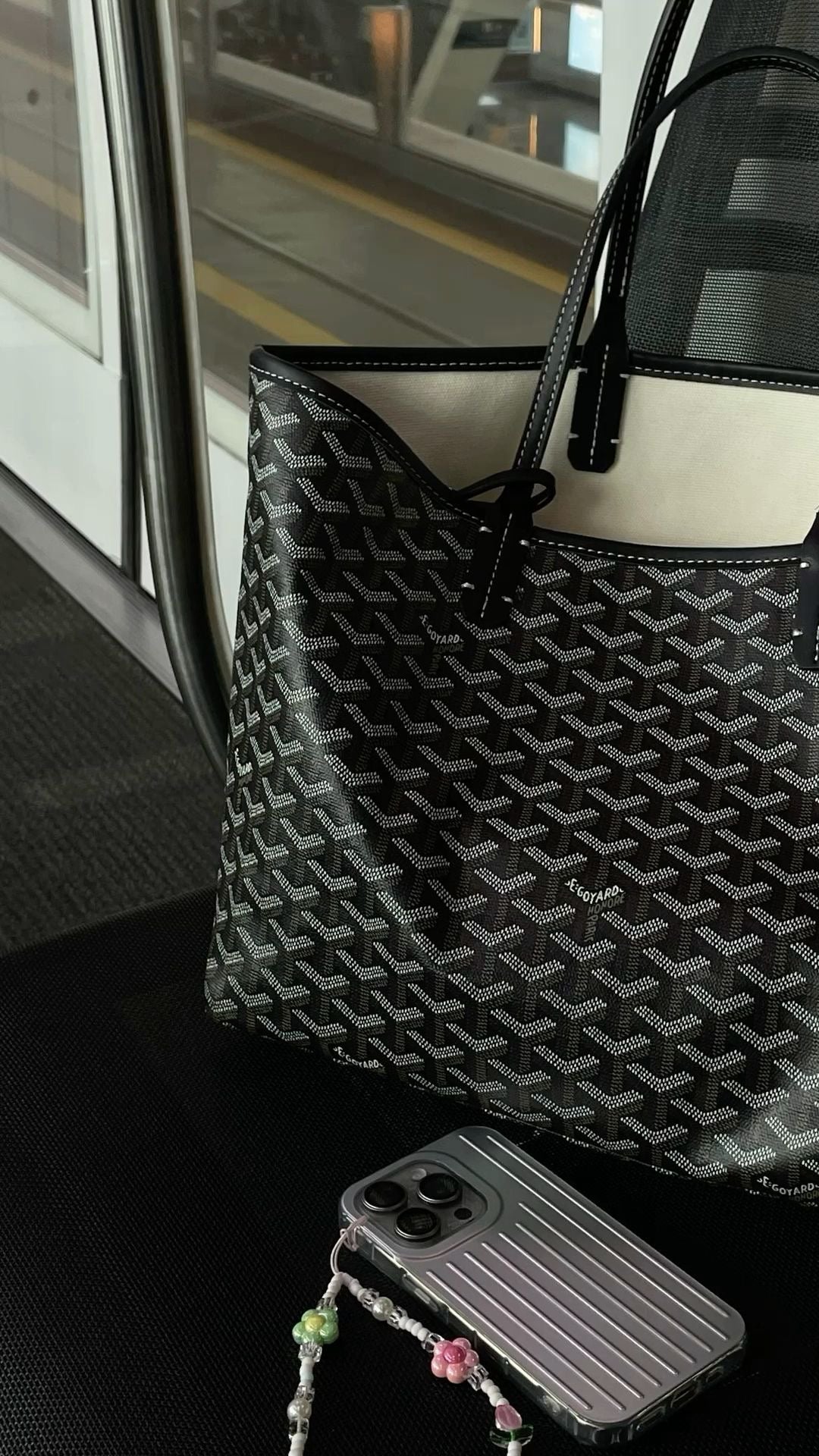 Goyard medium tote black