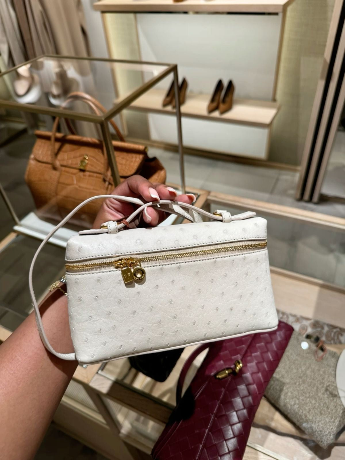 Extra Pocket L19
Ostrich Leather