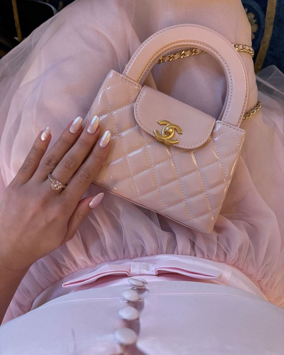 CHANEL
Small Kelly Pink