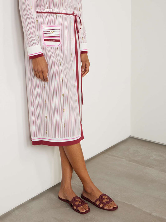 GUCCI
Rubber slides Burgundy