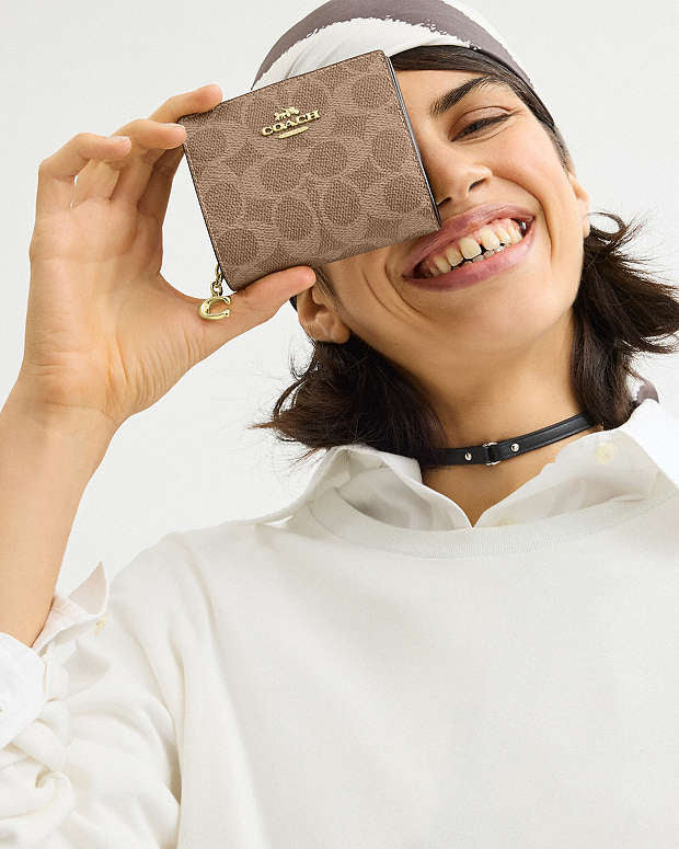 Coach Snap Wallet In Signature Canvas Brown