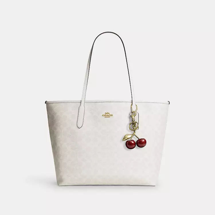 Coach City Tote Bag
In Signature Canvas