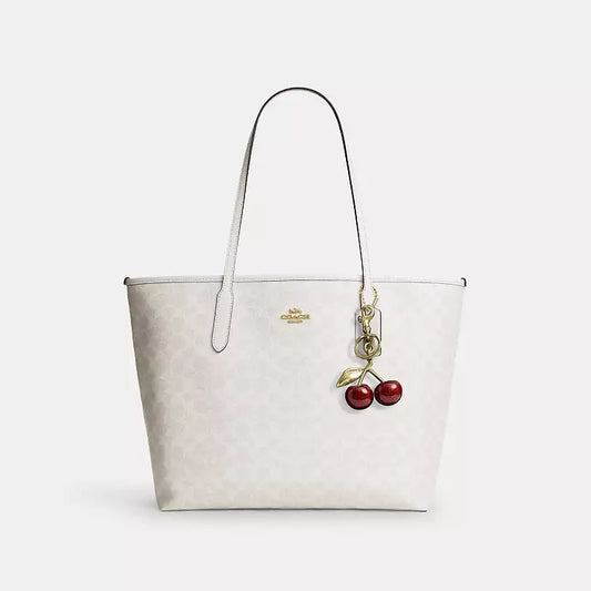 Coach City Tote Bag
In Signature Canvas