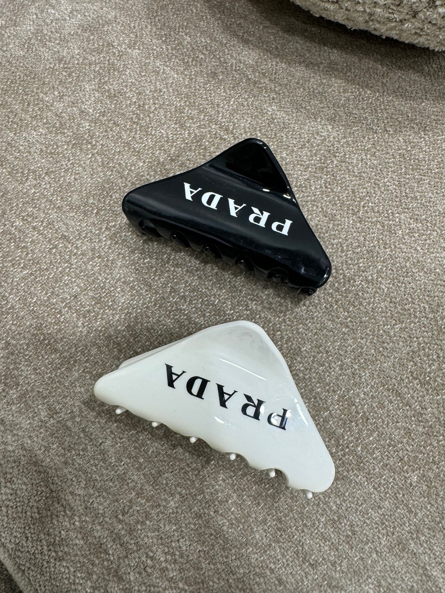 Prada claw