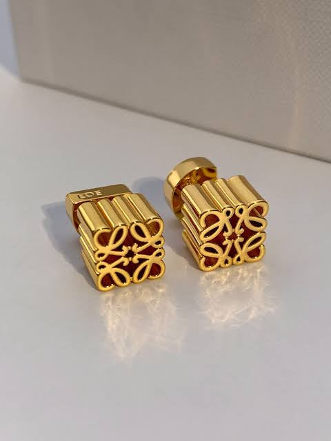 Loewe studs