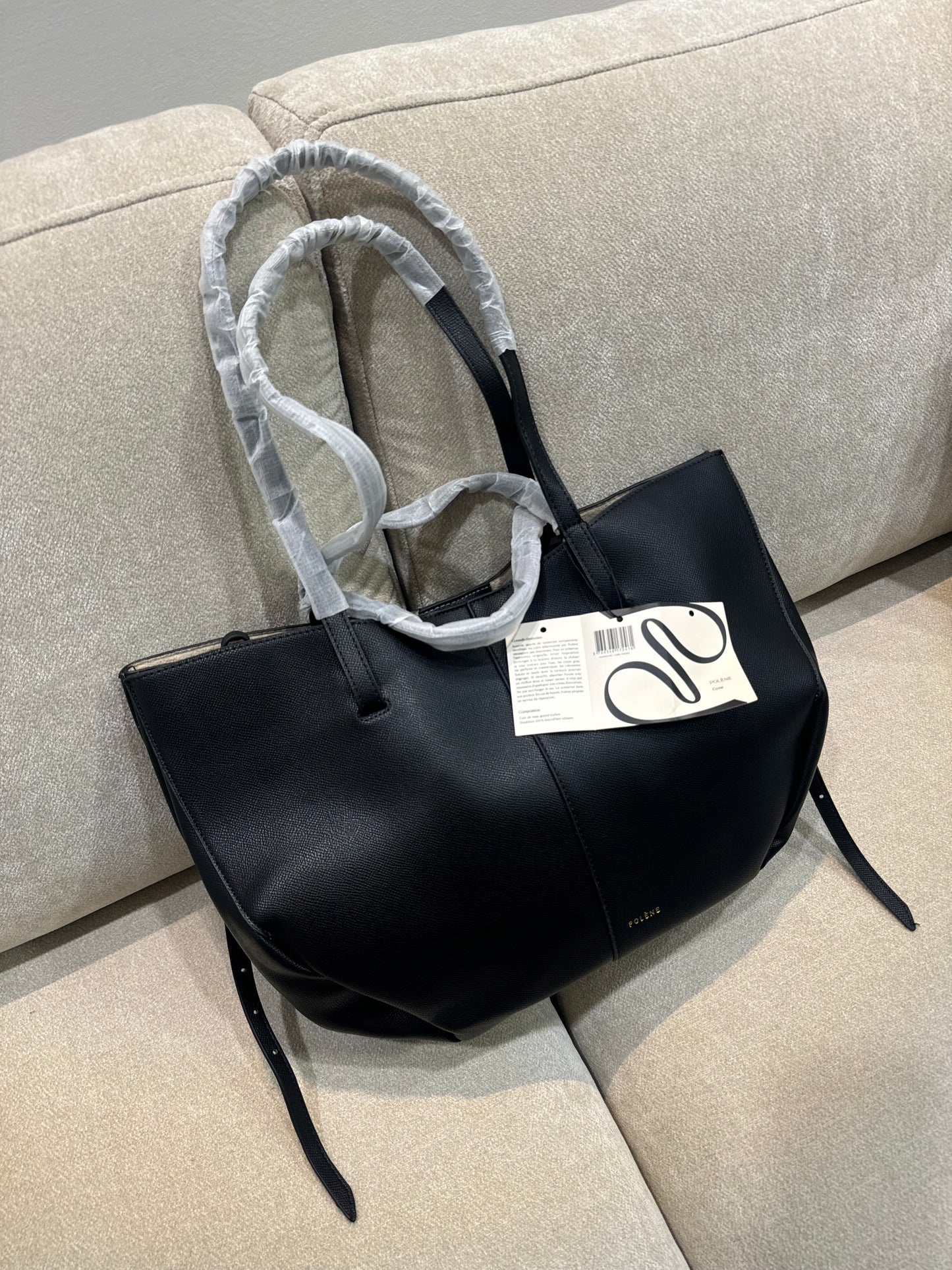 Cyme
EDITION TEXTURED BLACK