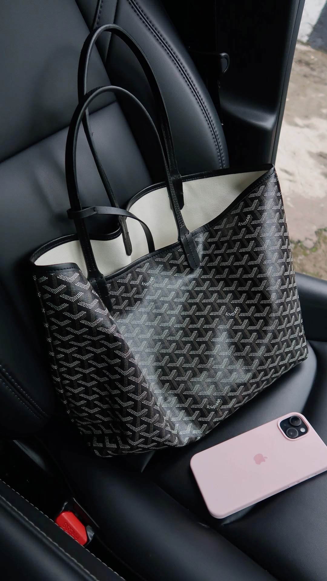 Goyard medium tote black