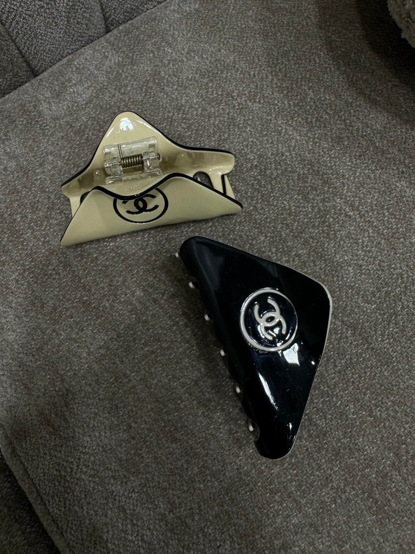 Chanel claw