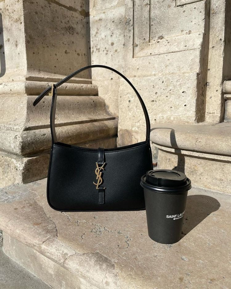 SAINT LAURENT Medium LE 5 À 7 IN SMOOTH LEATHER NOIR