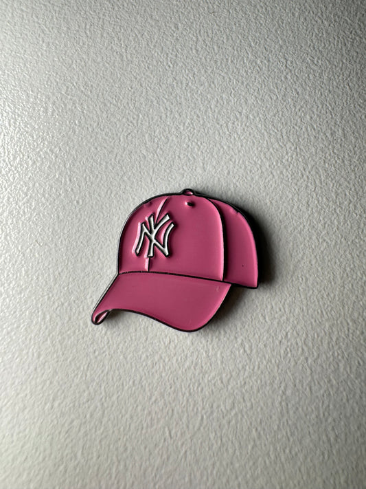 🧢 NY cap phone charm