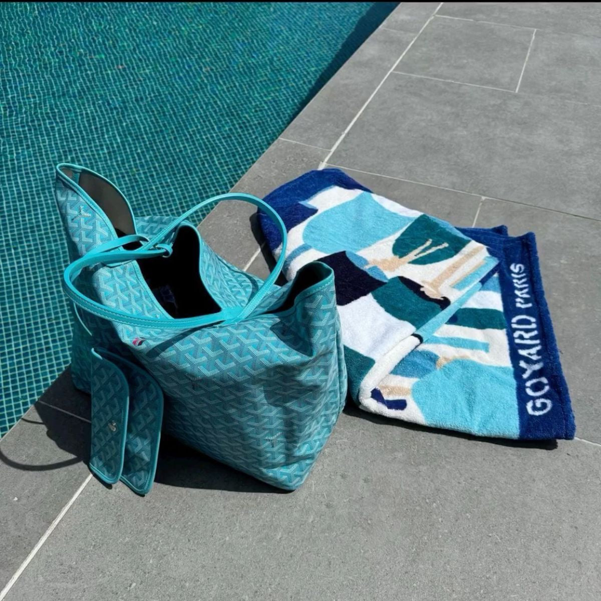 Goyard Medium tote sky blue