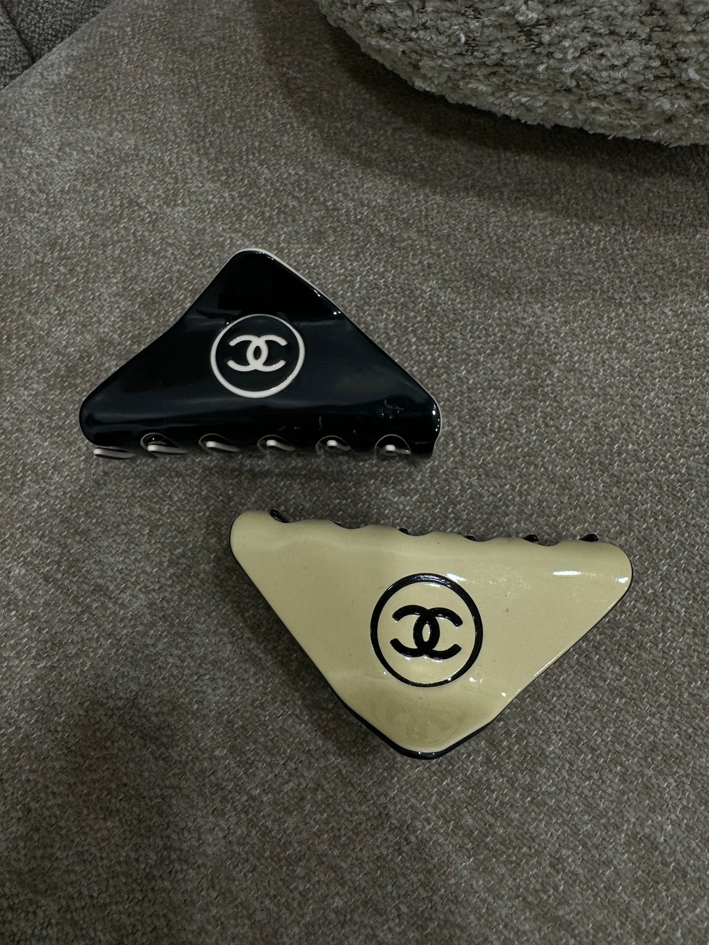 Chanel claw